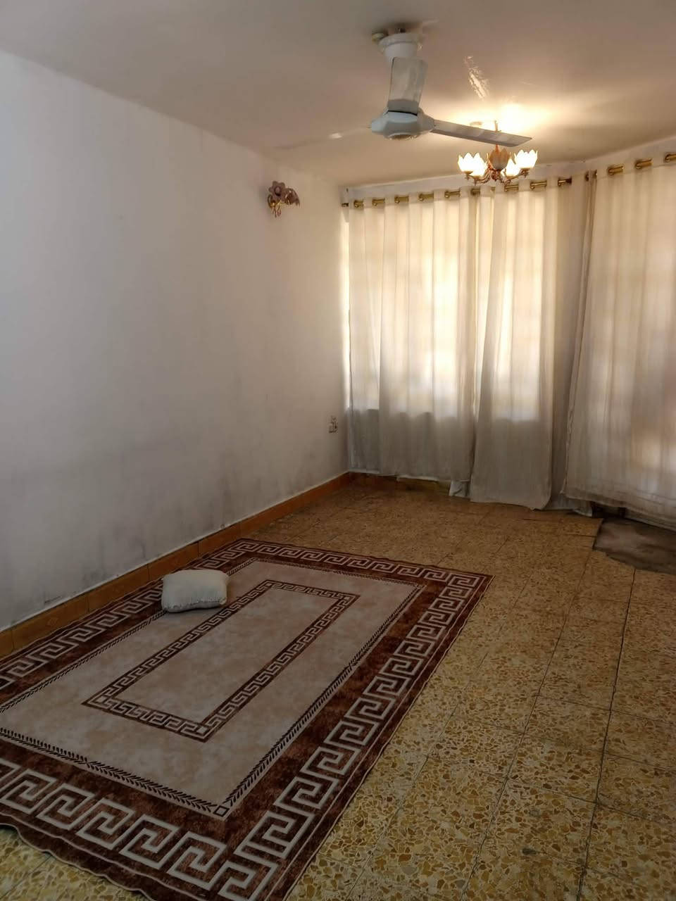 سلام عليكم
بيت البيع ابيعه بسعر كاع  مساحته 150 متر واجهه 5, و نزال 30 بيت موقع خوش حي قاهره الثانيه قرب روضه الوحده واذا عندك بيت زيرو اراوسك اريد بيت  حي بساتين ملك صرف اريده  ***********
