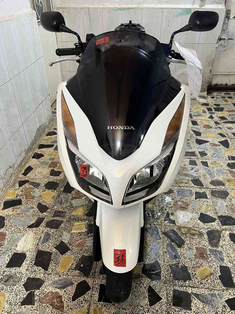 السلام عليكم 0/12 HO NDA مكفولة كفالة عامة دراجة رمبة صور مزاد 🇯🇵 يابانية ماشية 36km تدفئة بل يدات نضام ABS نضافة 100/100✅ كتلوكات شركةمكاني بغداد الاستفسار واتساب ***********☎️💵📞
