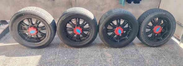 سلام عليكم تخم تاير 20 ويل كب 20 تخم كامل
ستعمال قليل اخو اخوجديد 
سعر 400 وبيهن مجال 
رقم ***********
