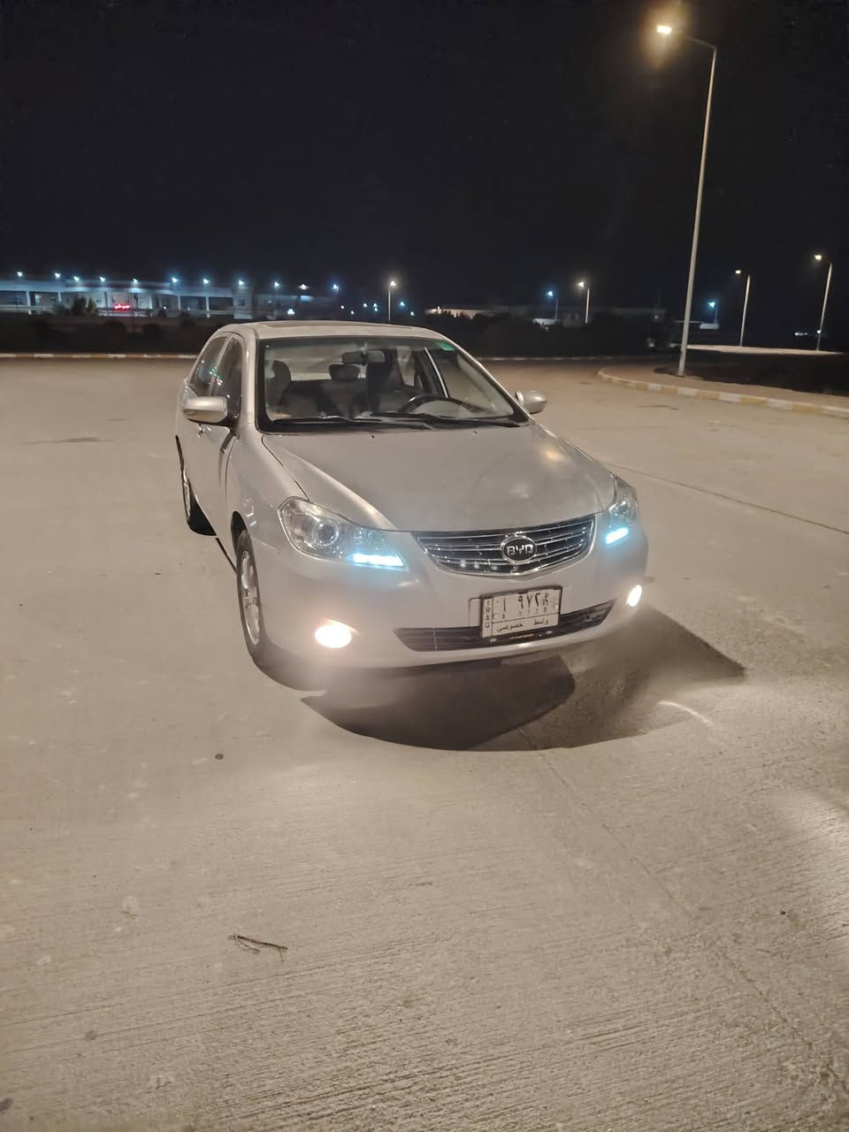 سلام عليكم بي وايدي موديل 2013 للبيع كير عادي مكفوله كفاله عامه عده جاملخ مكينه كير حداداه تخم تاير كهربايات شغاله سنويه لل2025 مصفره هيه وغرامه سعر 43 وبيه مجال رقم الهاتف *********** اسيا*********** مكان ميسان العماره
