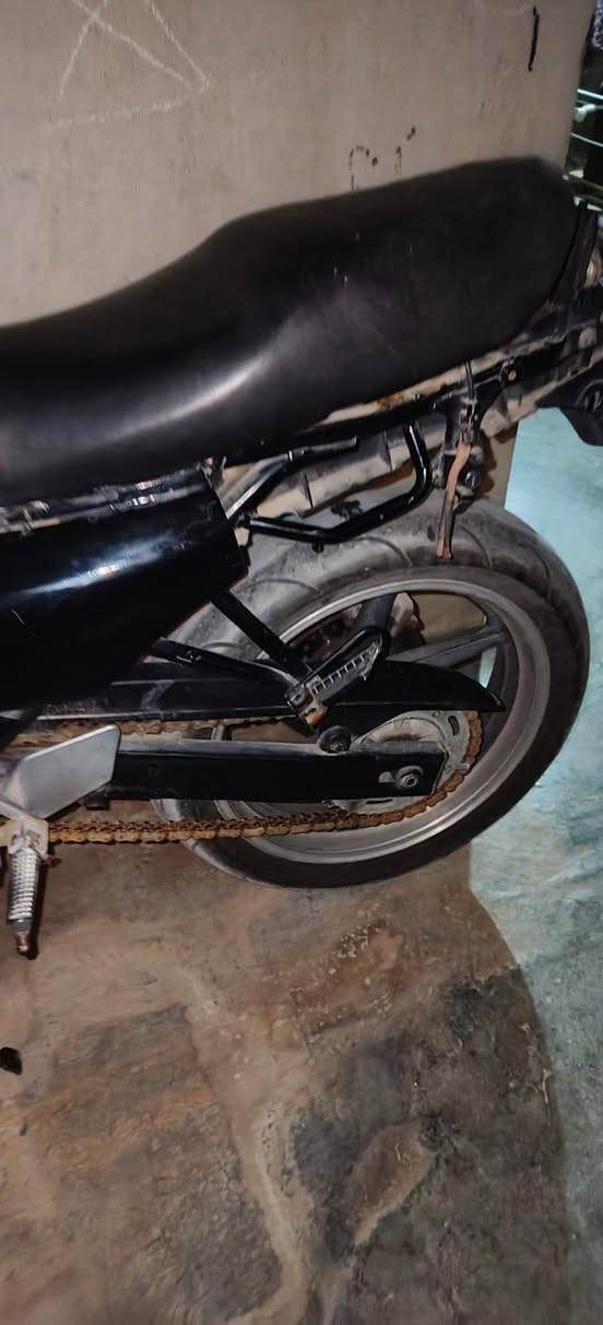 ماطور بطح مراوس او بيع هونده cb r 400 الماطور صار شهرين مامشغله  منفيس كامل ابيع هيج يحتاج باتري


**إذا كنت صاحب هذا الإعلان وتريد حذفه لأي سبب، رجاءا أرسل رسالة إلى الدعم الفني**