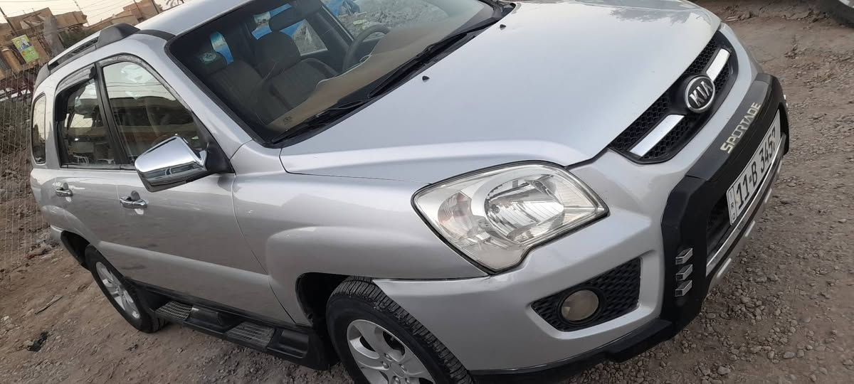 كيا سبورتج موديل ٢٠١٠ خليجي مكينه٢٠٠٠ تخم تاير حداديه تبريد باتري جديد بدون اي نقص ضربه جاملغ الأيمن بدون دواخل وصبغ عام سنويه٢٠٣٠ رقم بغداد دولي
سعر ١٠٥ مع المجال 
رقم الهاتف ***********
