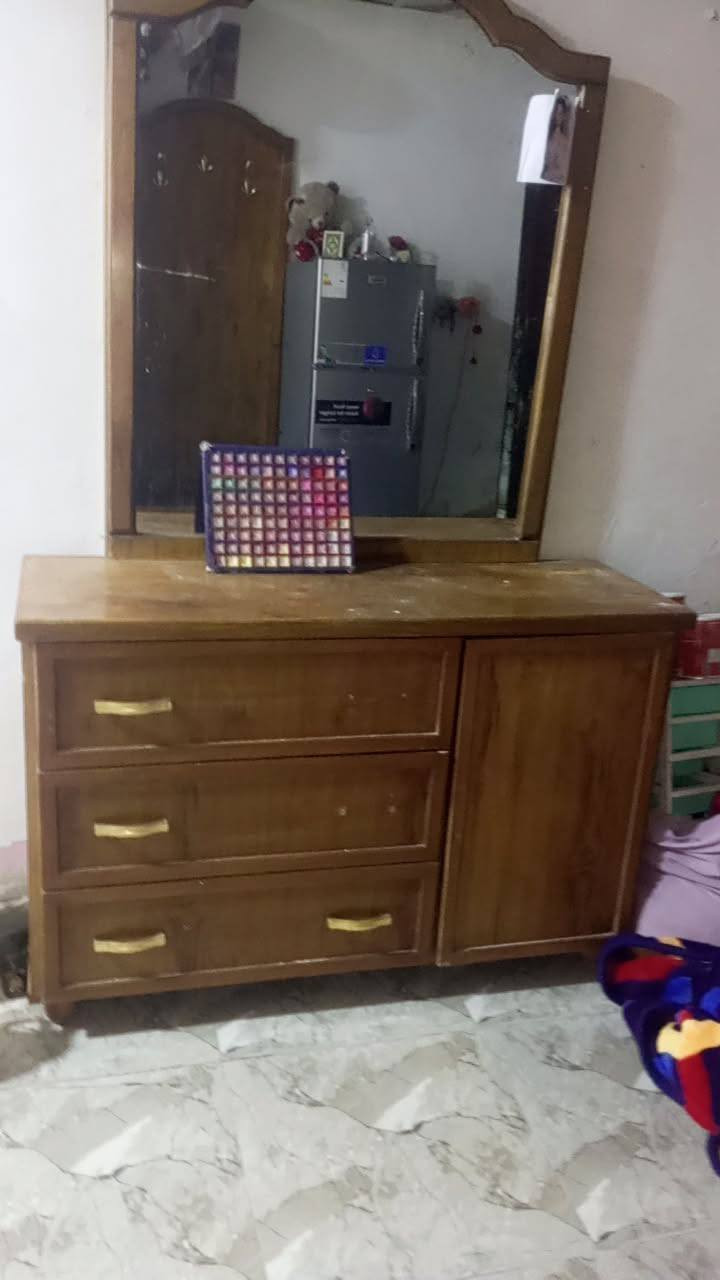 غرفه نوم صاج  للبيع السعر 800وبيهه مجال 🤍🌼


**إذا كنت صاحب هذا الإعلان وتريد حذفه لأي سبب، رجاءا أرسل رسالة إلى الدعم الفني**
