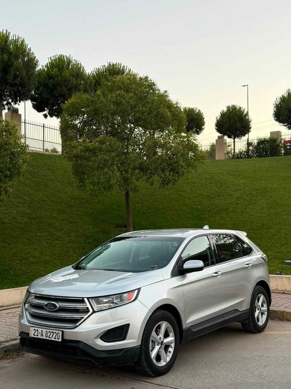 ‏‎السلام عليكم ورحمة الله وبركاته
‏‎       ——— لـلـبـيع  ———

فورد ايدج.       — Ford Edge

‏‎وراد أمريكي.     —  بدون ايرباك 

‏‎الموديل           — 2015 

‏‎فئة.                 — SE 

‏‎حجم المكينه.  —  V6 / 3500  

‏‎اللون               — سلفر   

‏‎المسافه المقطوعه — 108.000 

‏‎حاله السياره. — بدون صبغ ( السونار مرفق مع الصور )

‏‎المواصفات 
‏‎- بصمة تشغيل 
‏‎- بصمة أبواب 
‏‎-تشغيل عن بعد 
‏‎-ترحيب عند الاقتراب 
-شفتات ستيرن
‏‎- تبريد قطعتين 
‏‎- كود باب 
‏‎-كرسي السايق والراكب بحركه كهربائيه
‏‎-تحكم ستيرن جهتين 
‏‎-تحديد سرعه 
-هاندبريك بصمه 
‏‎-مانع انزلاق 
‏‎-كامره خلفيه دواره 
‏‎باقي المواصفات المعروفه 

‏‎السعر            — 125$ 

‏‎رقم السياره    — السليمانيه 

‏‎موقع  السياره — السليمانية 

‏‎للأستفسار.     — *********** - ***********

