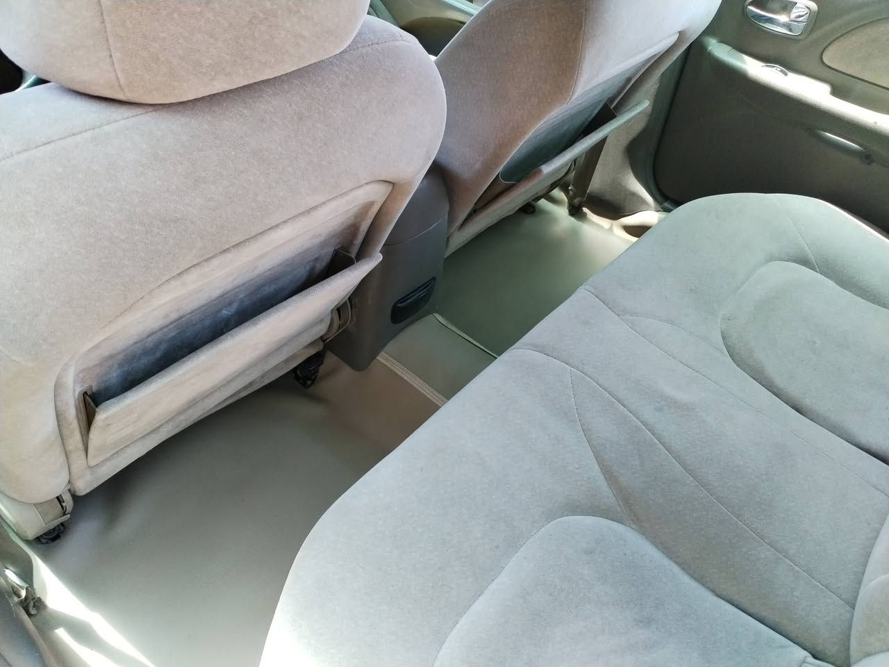 السلام عليكم سيارة جاهزة موديل ٢٠٠٥ تدفئة تبريد كلة شغال ما بيها كل نقص كاملة مكملة سعرها ٦٧ وبيها مجال للاستفسار***********
ملاحظة مهمة /اذا ما عجبتك السيارة او السعر اعبر المنشور ♥️
