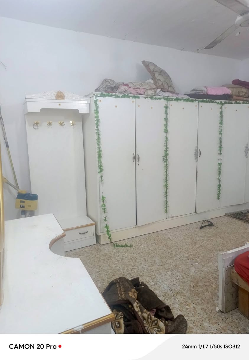 سلام عليكم غرفه نوم  مستعجل عل بيع سبب اليجار  السعر قفل ب250
*********** مكاني بغداد النتصار قريب عل شعب
