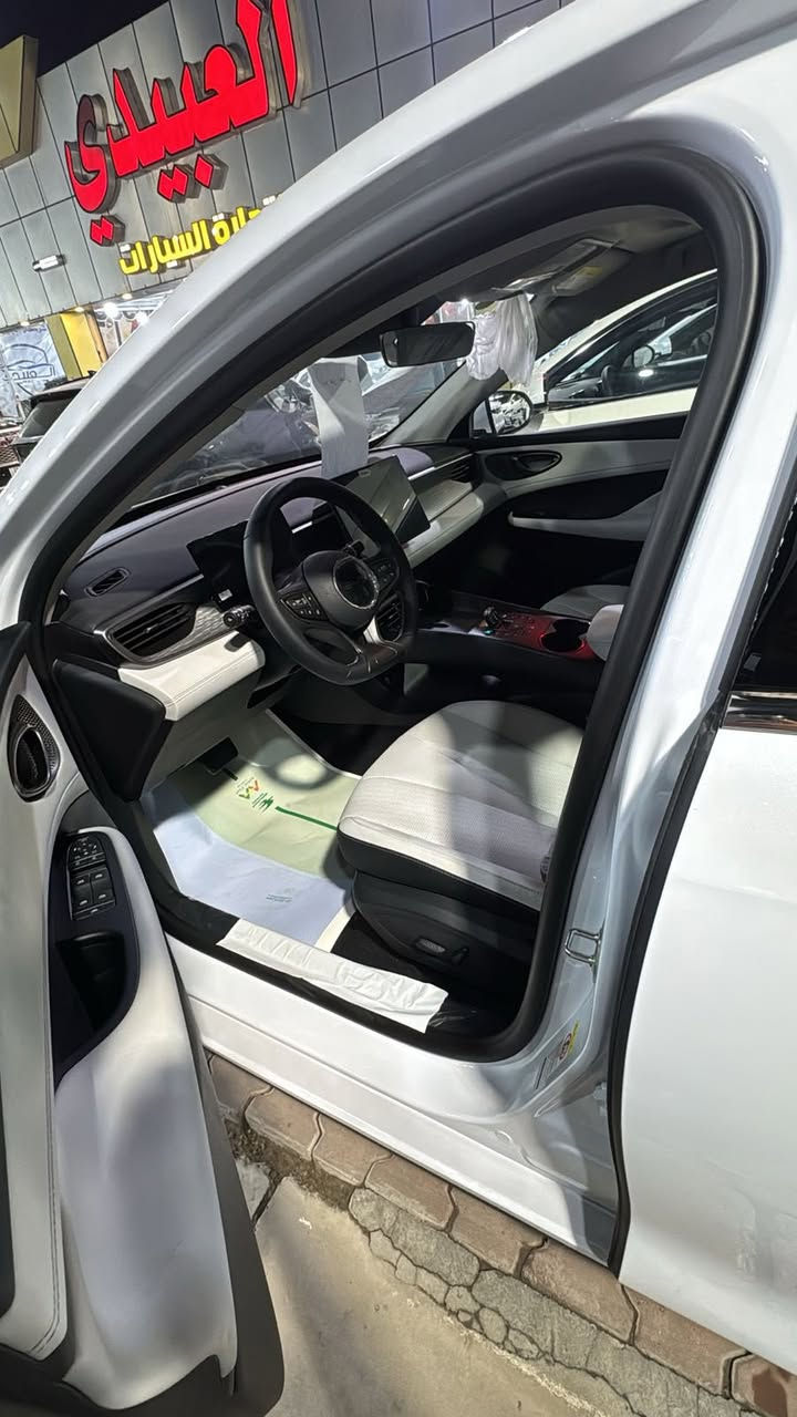 السلام عليكم بي وايدي سيل 5 فول مواصفات  السعر 22 مليون  ماشيه 800 ميل فقط الرقم ***********
