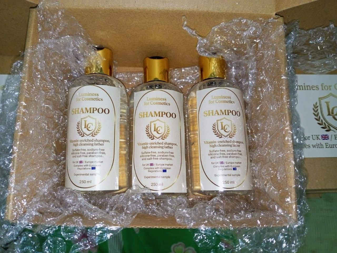 شامبو غني بالفيتامينات (Vitamin-Enriched Shampoo).
سعر خاص. 

رغوة تنظيف عميقة (High Cleansing Lather).

خالي من المواد الضارة: خالي من السلفات، الصوديوم، السيليكون، والبارابين (Sulfate-free, Sodium-free, Silicone-free, Paraben-free).

زيت الأركان الطبيعي (Argan Oil) وخلاصة اللوز الطبيعي (كما يظهر في الهوية البصرية للإعلان).


**إذا كنت صاحب هذا الإعلان وتريد حذفه لأي سبب، رجاءا أرسل رسالة إلى الدعم الفني**