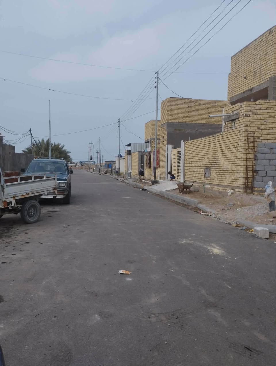 � فرصة مميزة لامتلاك بيت هيكل زراعي بموقع حيوي وسعر مناسب 🏡

إذا تبحث عن بيت تكمله حسب ذوقك وفي منطقة مخدومة، فهذه فرصة تستحق الاهتمام.

📍 الموقع:قريب من الحي الصناعي، مقابل شركة الناظر للزيوت.

🔹 نوع العقار: بيت هيكل زراعي.
🔹 المساحة: 200 متر².
🔹 التوزيع: غرفتان، صالة، استقبال، مطبخ، صحية داخلية وصحية خارجية.
🔹 البناء:طابوق.

✅ شارع صب.
✅ مجاري مكتملة.
✅ ماء وكهرباء.
✅ مولدة.
✅ منطقة مخدومة بالكامل.
✅ مشمول بالتطويب.

💰 السعر: 55 مليون دينار فقط.

📞 للاستفسار والمعاينة:
مكتب نجمة الإبداع للعقارات
📱 ***********
📱 ***********
📱 ***********

✨ لا تضيع الفرصة… موقع ممتاز، خدمات متكاملة، وسعر منافس يناسب السكن أو الاستثمار
