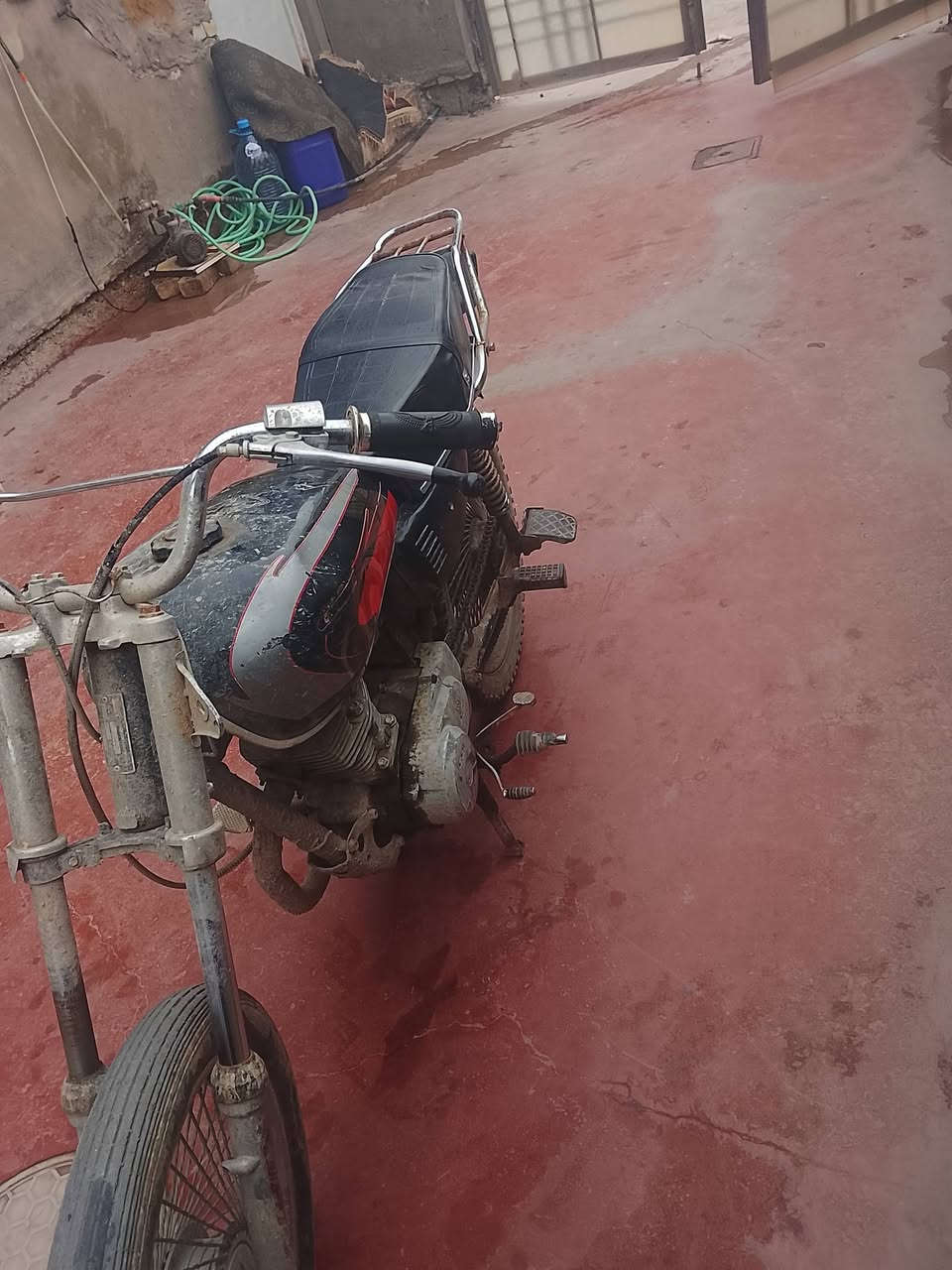 سلام عليكم دراجه البيع كوم حديد طافيه عوزه تجفيت ***********مكاني بغداد جسر ديالى سعر125بيه مجال
