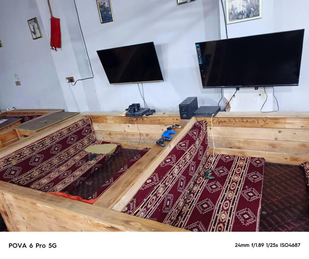 هي الونسة شيحتاجلها غير جماعتك التعرفهم وكيم مرتب تسحل بيه صاحبك وكوفي Rummana  يقدملك كل التريده؟
بلي فور 🎮🎮وجلسه عربيه يعني تمدد وتلعب براحتك♥️
الألعاب الزوجيه 
Pes21 محدث.(25)
Pes21 عاديه
Fifa23
Mortal Kombat 
Nft speed (سيارات)
بليارد🎱
منضده🏓
دومنه👀
ورق♣️♦️♥️♠️
طاولي🎲
شطرنج ♟️

اراكيل .....
12 خلطه
شرط ضمان بل اركيله ساعه كامله
ميعجبك الطعم أو يتغير الطعم ورة ساعه تنزلك وحدة مجانيه
عصائر طبيعيه 
مشروبات غازيه وساخنه
الكوفي تحتوي على  جلستين 
جلسه عربيه 
وتخومه وكراسي
 والسطح مفتوح ونفس الترتيب 😊👀😍

مرلنا بـ ديالى بهرز المثلث مجاور حميد زلاطه فوك قاع حديد vip وراوينا قدراتك باللعب.

تكدر تستفسر أو تحجز يمنا من الرقم:
***********
‏
