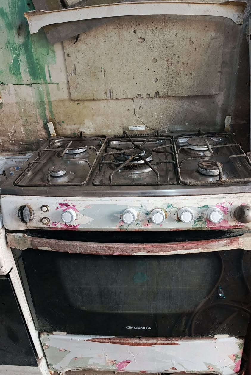 طباخ عشتار الباب الاول خمس عيون شغال مع الفرن......كذلك طباخ دنكا الاصلي......كذلك يوجد تنور غازي مع المنظم وتنور كهربائي......الاسعار.....طباخ عشتار 140...طباخ دنكا 120...تنور غازي 35...تنور كهربائي 20....العنوان التاميم...خلف مول الغزال.....اتصل على. ***********
