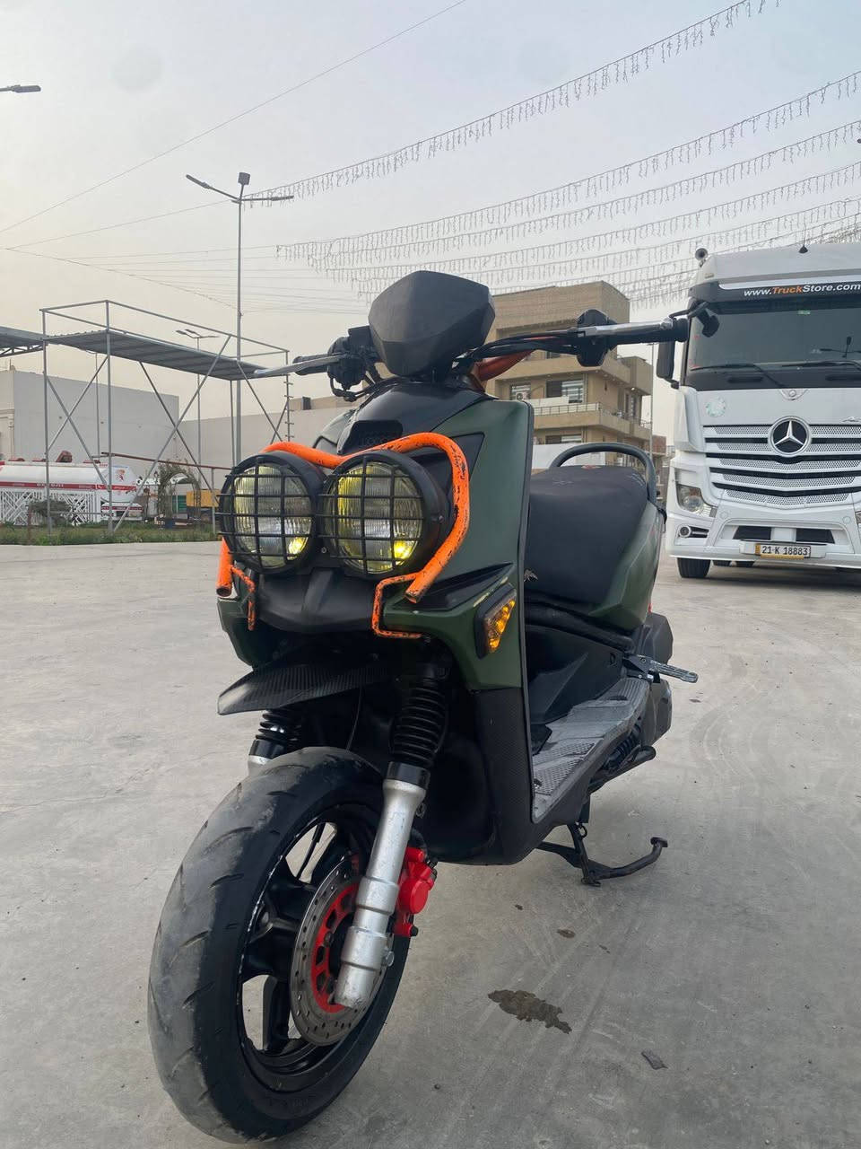 سلام عليكم للبيع سكنس جبلي ام اعيون
دراجه جديده بمعنا الكلمه تجي تفحص وتشوف بعينك
لونه زيتوني طافي  بلادي 
بيها غراض تزويد 
كلجات
طلاعات
صالنصه كوسو
بكلايت
الدراجه امانت الله مال رمبه
مكاني بغداد جامع النداء
***********
