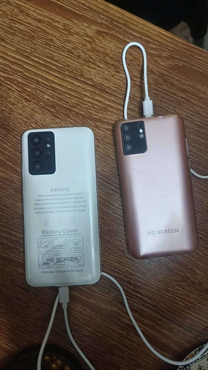 أجهزة 2جديد كارتونه كامل شاحنه وهتفون 
السعر الواحد 30الف 2ب50
النهروان شارع الشمري 
*********** 
يوجد توصيل داخل النهروان
