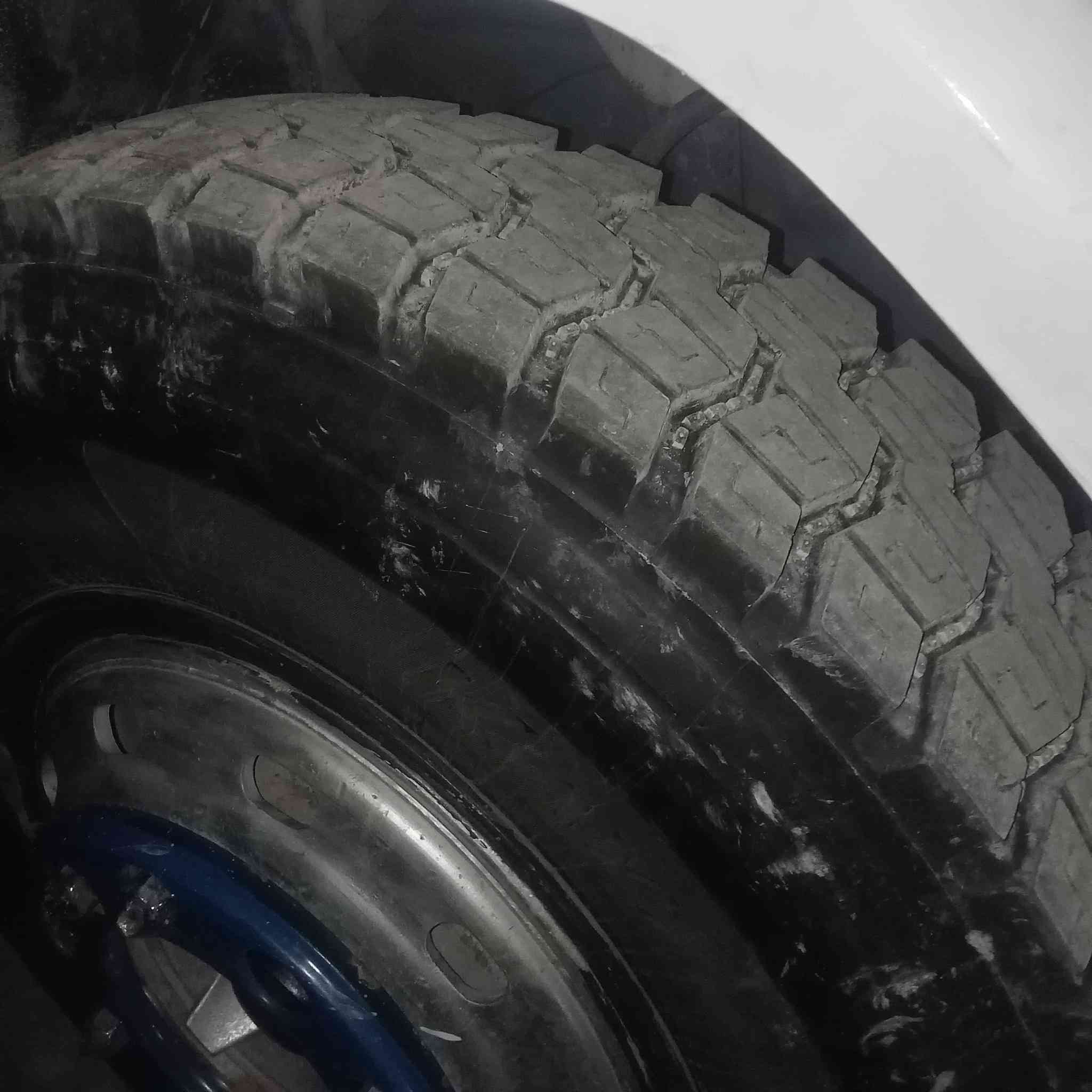 السلام عليكم اخوان عندي تايرات 24عدد10وبراميخ وقطع 8وزوج وياله صاج وزوج تايرات نضافه 95بلميه وباقي نص عمي مراوس بـــــ22هنه ويالتهن مكان بابل ***********
