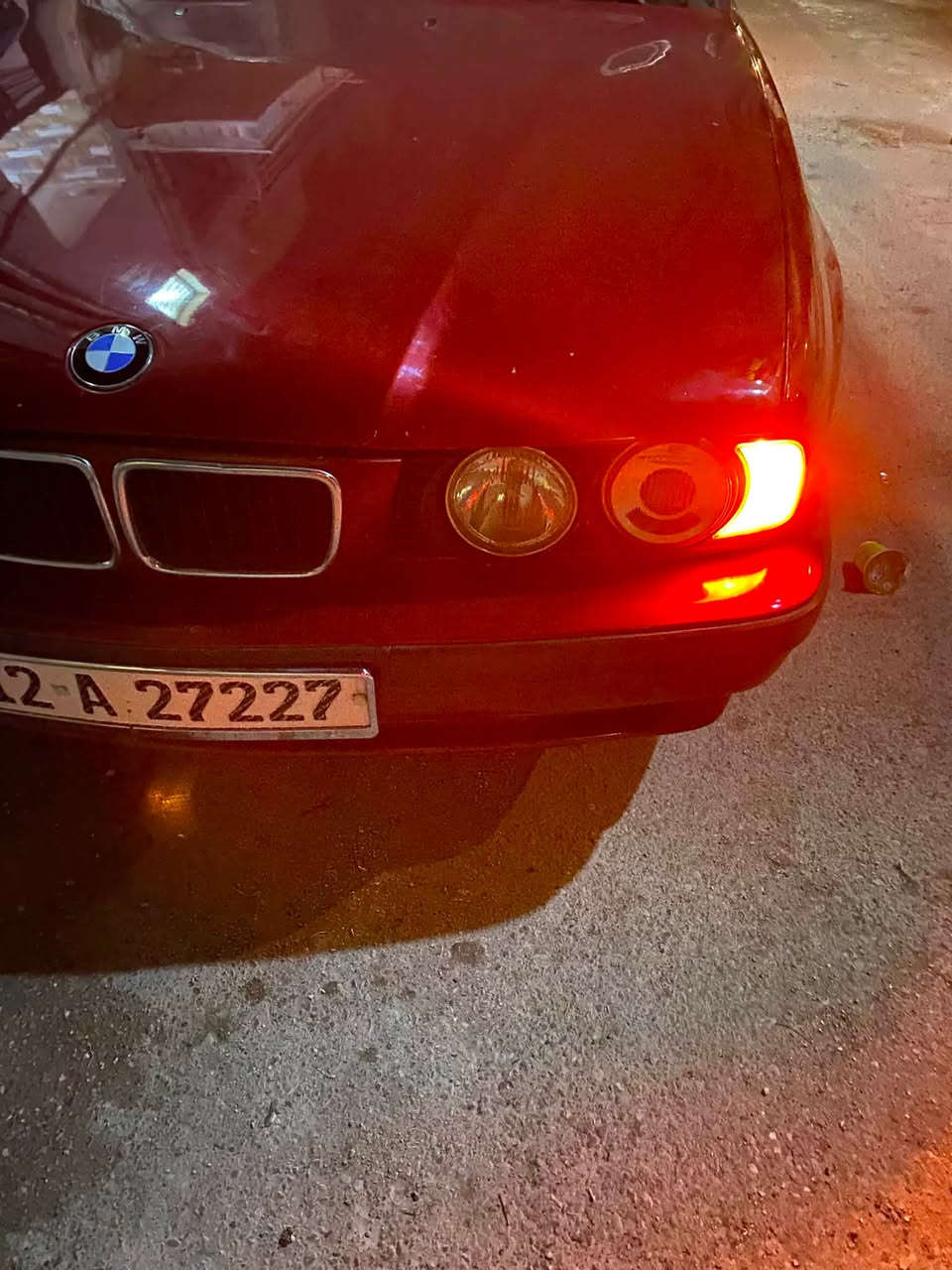 الوحش الألماني BMW  موديل 1991 سياره عل بلاد شرط سياره مصبوغه للجماليه رقم نينوى الدولي الجديد هزه جديده شرط التحويل سياره ما ناقصها برغي كهربائيات كله شغاله مكاني بغداد شارع حيفا ***********  السعر ٩٠ وبيها مجال
