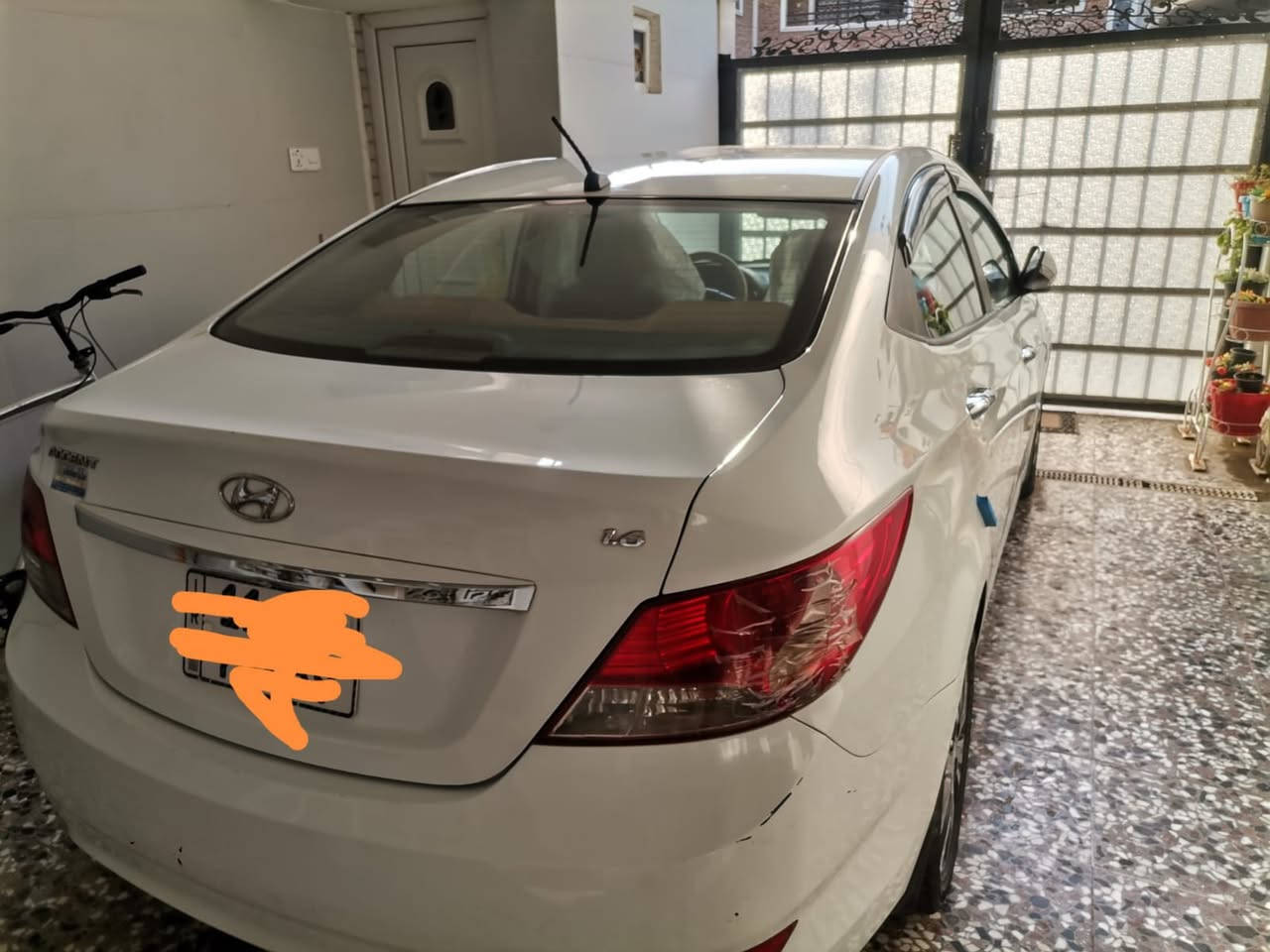 السلام عليكم اكسنت خليجي موديل 2015بيه نصف باب صبغ اثر دحجه خفيفه فول مواصفات سياره مال بيت كير مكينه تبريد تدفئه تخم تاير كله جديد مكانه بغداد الغزاليه السعر 117وبيه مجال حك الجيه للاستفسار اتصل *********** واتساب موجود خاص ما اريد
