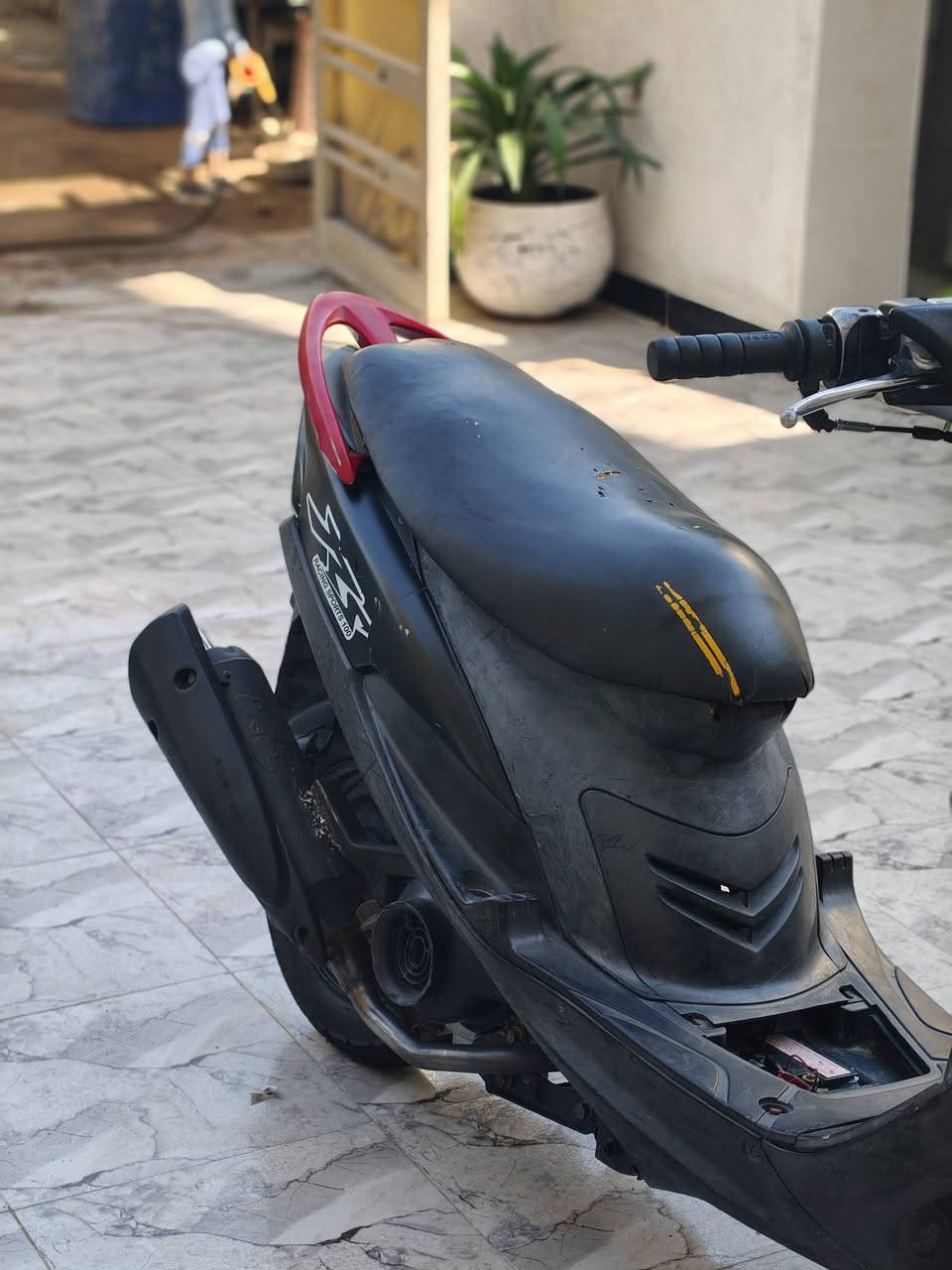 سلام عليكم ماكس عدله 49 بلاديه ما مفتوحهه كفاله من كلشي تجيب وياك 10 مصلحين وتجي وحاطلكم صور المكينه ونضافتهه كدامكم وناعنه كلش و دراجه شلعه ومعدل 120 خير من الله كهربائيات كلهه نكره سلف دبل رياضي خلفي RGS اجه بيهه من الرمبه وبيهه دبل امامي رياضي وبيهه رمي مال هاون كارثه دراجه خير من الله وما يوم وكفتني بشارع السعر 800 وبيهه مجال للطيبين ومتحصلون هيجي نضافه بهيج سعر الدراجه مجرد عوزهه تلحيضات بسيطه مكاني كوت 
***********
