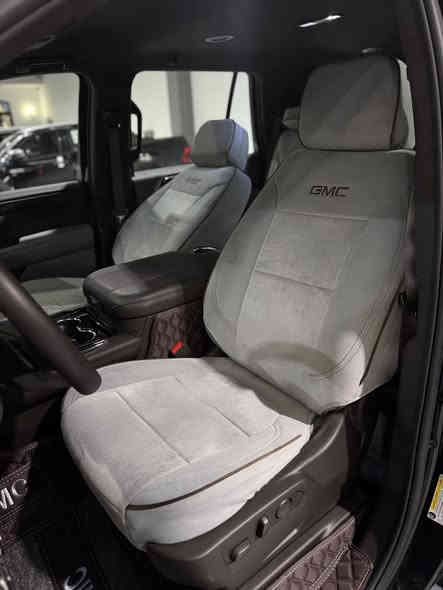 جيمسي اليفيشن  
GMC Elevation
-ضمان المنصور

-السعر 64,500$💸💸

- موديل 2025

‏- Elevation

- العداد20,000KM

- محرك  V8 5.3

- كشنات جلد كهربائي

- شاشه GPS تدعم ابل كار بلي واندرويد اوتو

- شاحن موبايل وايرلس

- دفع خلفي

-كامرات 360

-صندوق كهربائي

-كشنات خزن 

-شاحن وايرلس

-كشنات امامية خلفية تدفىء

-نظام سماعات بوس

-نقط عمياء

-رادر امامي وخلفي

-اوتوبارك
  
-مصابيح امامية LED
...........

- للمعلومات زياره موقعنا :

- الرقيم - اربيل / شارع 100 المعارض / بجانب محطه بانزين هوگر مقابل هفته بازار 1

- (معرض الرقيم على خرائط گوگل📍 
- او الاتصال على:

*********** 📞  

*********** 📞
