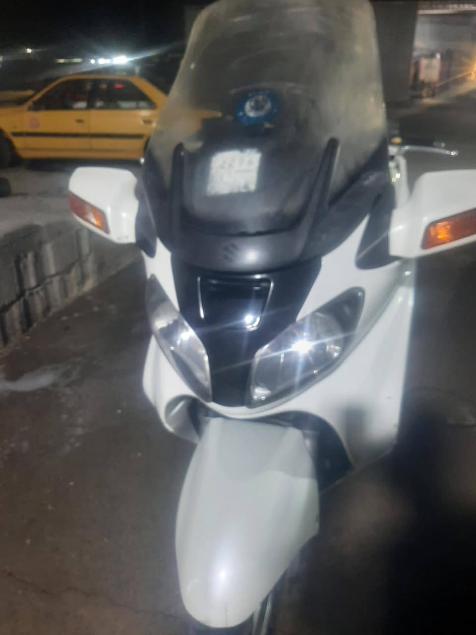 السلام عليكم سكاي ويف 650 للبيع
الدراجه  اوراق كله كامل اصولي حساس ستان كهربائيات شغاله محرك  وگير يخبلن مكفولات الدراجه احلى من الصور 
الدراجه كفراتهة نظافتهن 100/90 فقط نقص الدواسات وسعرهة مليون و500 وبيهة مجال للشراي 
مكاني بابل حله شارع السياحي رقمي ***********
