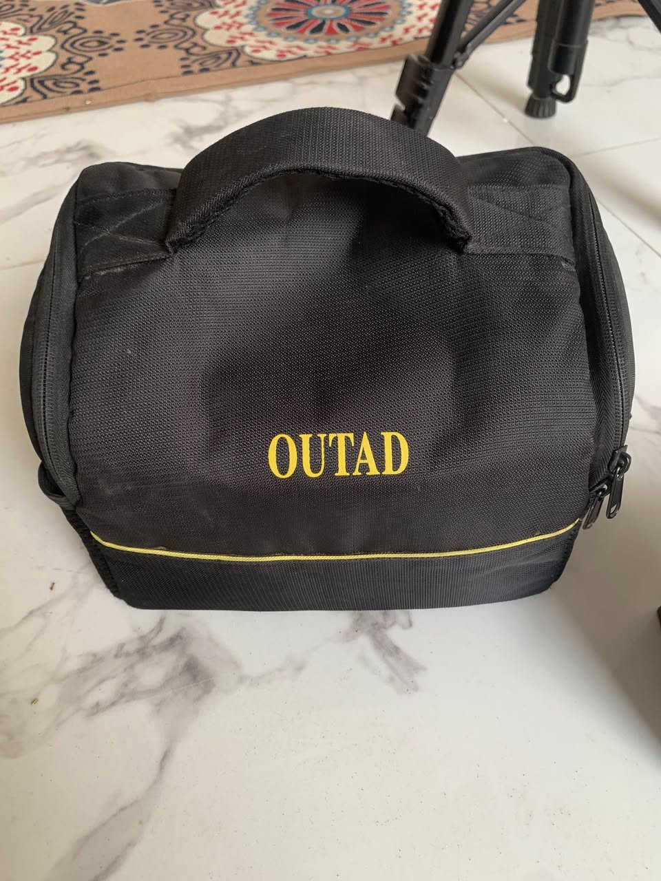 كامره نيكون D7100 كامل ملحقات
زوم 18-140
شاحنه وبطاريه 
جنطه خاصه بالكامره
ناقل للصور
وستان ثلاثي
والكامره استعمال شخصي وممتعبه 
متواجد على هذا الرقم ***********
