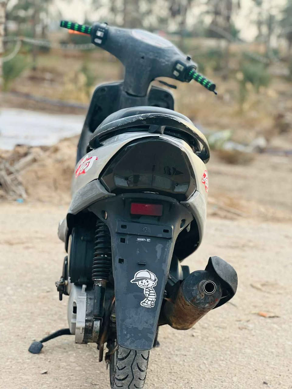 سلام عليكم. دراجة ماكس قجمة للبيع دراجة مفتوحة مرة وحدة دراجة خرسة ماتنسمع نضيفة وحلوة شلعة ومعدل وكاملة من كلشي نقصهة بس باتري كلشي شغال بيهة الدراجة اكفلك ياهة من تنقيص من تبخير من اي خلل 
السعر:450 وبيهة مجال حك الجية 
العنوان: البصرة الهارثة
رقم الهاتف: *********** Singapore
