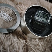 ساعة • للبيع