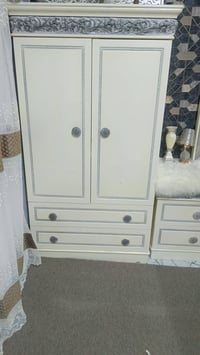 غرفه مستعملة قليل جدا للبيع للاستفسار الاتصال على الرقم 07718248579