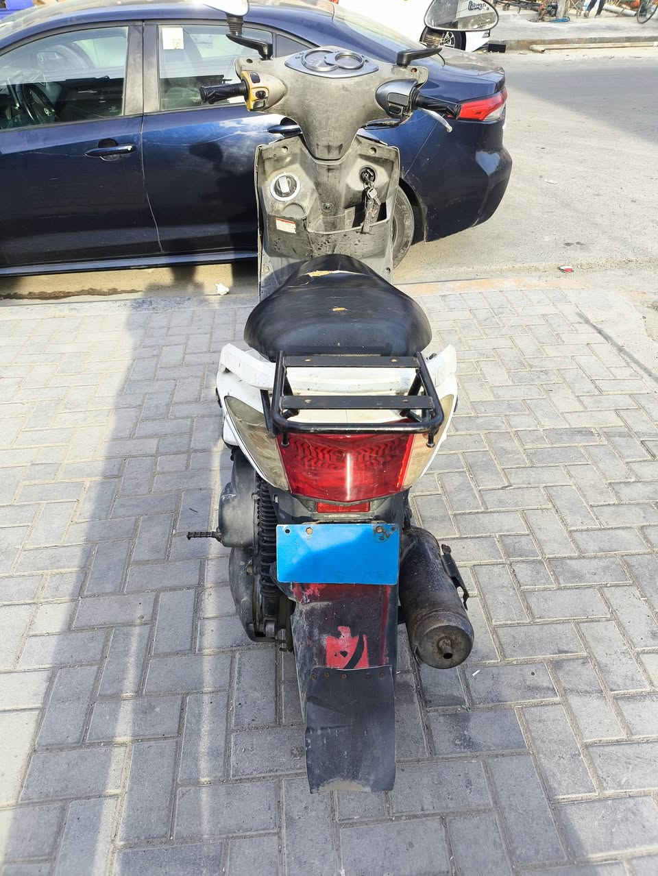 سكنس فحل 140
للبيع كامله مابيها نقص بس الغطه الي يصير جوه الجنطه ليصير علمحرك دارجه كامله سلف هندر هورن كفراتها شويه تعبانه والرون مو ثابت  يرادلها ترتيب الدراجه  سعرها 450 وبيها مجال مكان بغداد الدوره ميكانيك
 *********** واتساب
