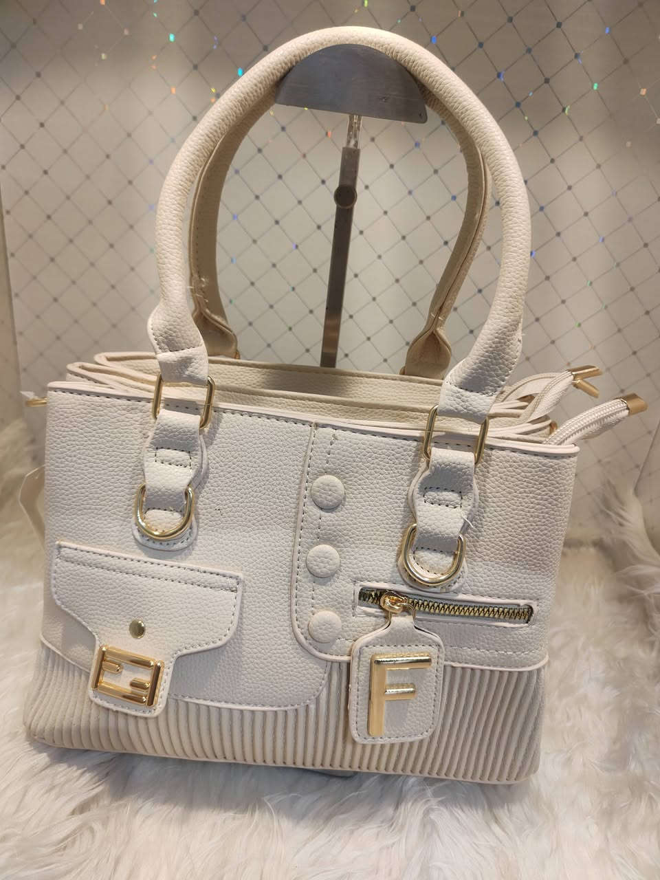 👠💼😍 مرحبا بكم 🥰👜👡
👜👜كماليات سندريلا🥿👠
💼👡أسعارنا مناسبه جدا👜👠
.
. سلام عليكم اعزائي واحبائي 
اليوم وصل انواع حقائب جلد أصلي ماركة 
واكو انواع ألوان واحجام 
............................
يوجد خدمة توصيل 🚕🚖🇹🇷🇮🇶🛵
الاستفسار خاص او ع هاتف
***********
..............................🚛🛵🚕🚚🎁
عنوان المحل طوز خورماتو 
سوق الكبير في عمارة مختار

