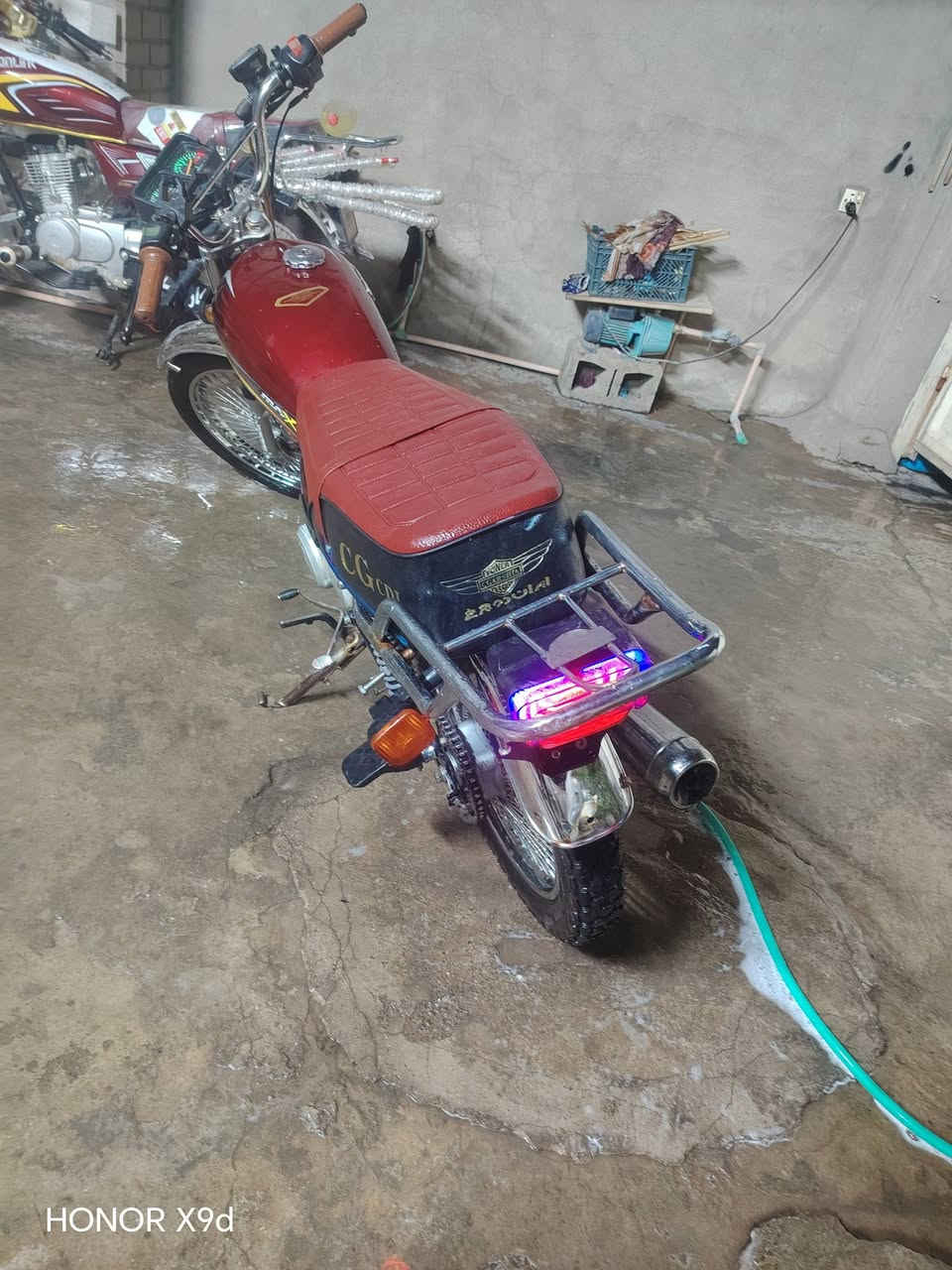 السلام عليكم دراجه للبيع تايكر ٢٠٢٣ السعر ٤٢٥وبي مجال قليل الرقم ***********
