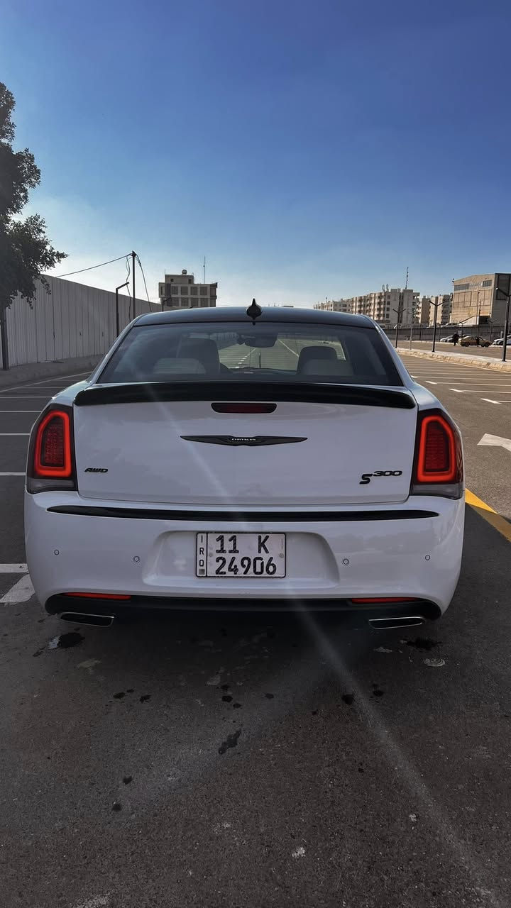 السلام عليكم اوبامه 300c2023 بيهه بابتين مبدلات نفس الون مكفوله من التكمه وادوس سيارهه جديده ماشيه 35 ميل مكاني الشعب 300$ السياره ***********
