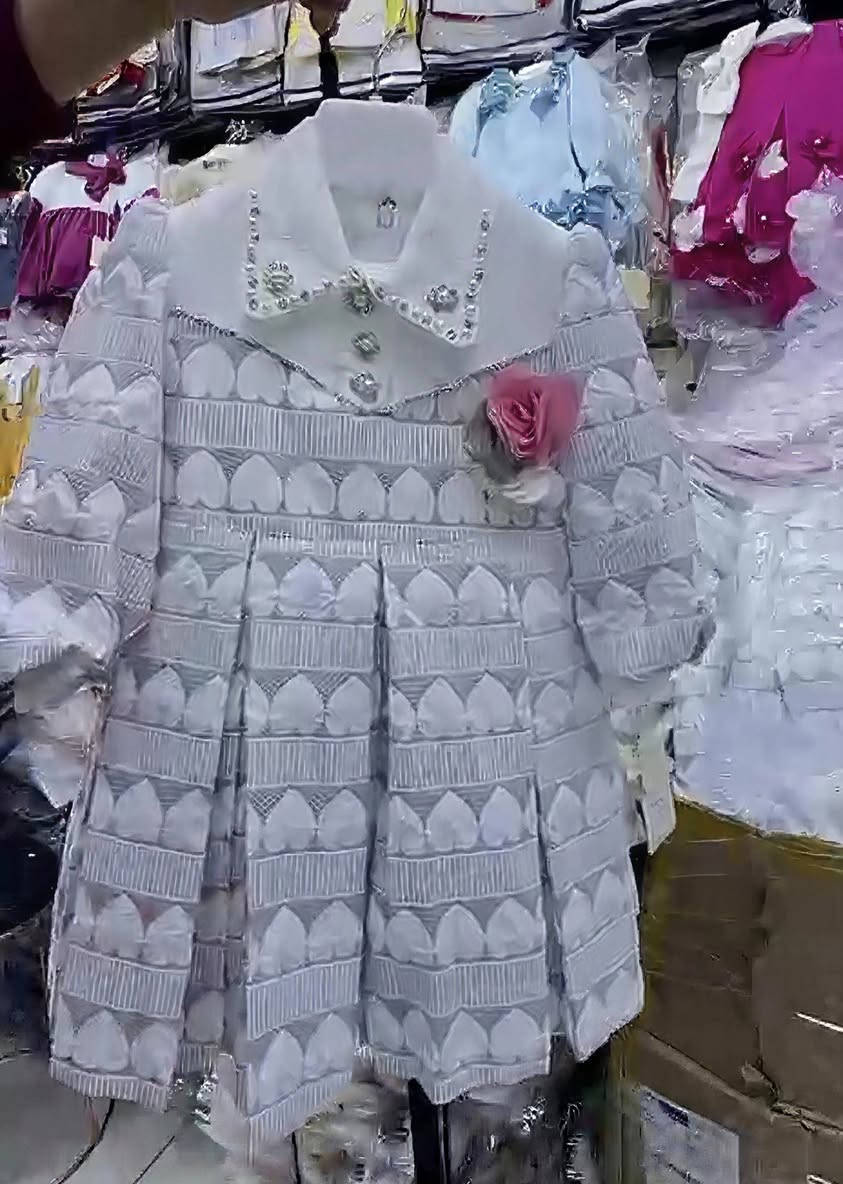 فستان 👗 خامه اصليه 
2 الى 6 سنوات 
السعر 🔥 25 فقط 
فستقي و رصاصي 

☀️🌴 بداية الموسم الصيفي 🌴☀️
في مجمع اليقين ✨أرقى الموديلات 👗👔
بأنسب الأسعار 💰🔥 اسعار تناسب الجميع
لتتألق هذا الصيف بكل أناقة وجاذبية 🌟💛
📍 العنوان:ذي قار – الشطرة – شارع حوني
📞 للاستفسار والطلب:
***********
🚚 تتوفر خدمة توصيل إلى جميع محافظات العراق 🇮🇶📦
مجمع اليقين… عنوان الأناقة والثقة دائمًا
