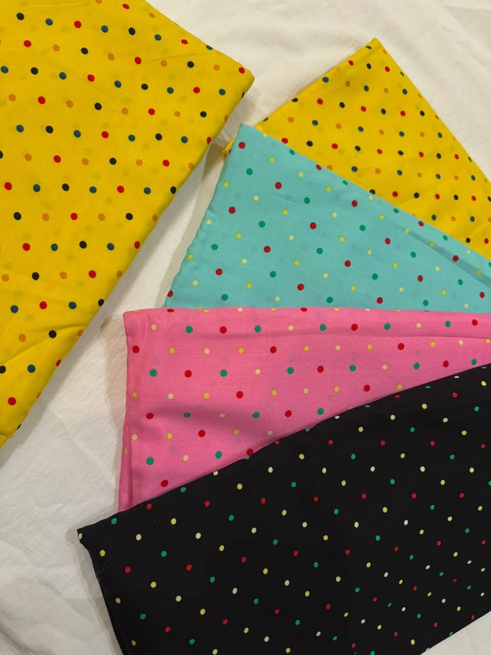 اهلاً حبايبي🙋🏼‍♀️🙋🏼‍♀️ اقمشة جددديده 
وجميلة وجودة عالية والسعر حلو هم😍♥️♥️♥️🔥 الكشمير الايطالي الاصلي  
الفحص امام المندوب معجبكم رجعو بدون اجور توصيل وتدللون عليه 
والكميه محدوده وتوصيل سريع 🌹🌹🌹🌹🌹للحجز واتس***********📞
