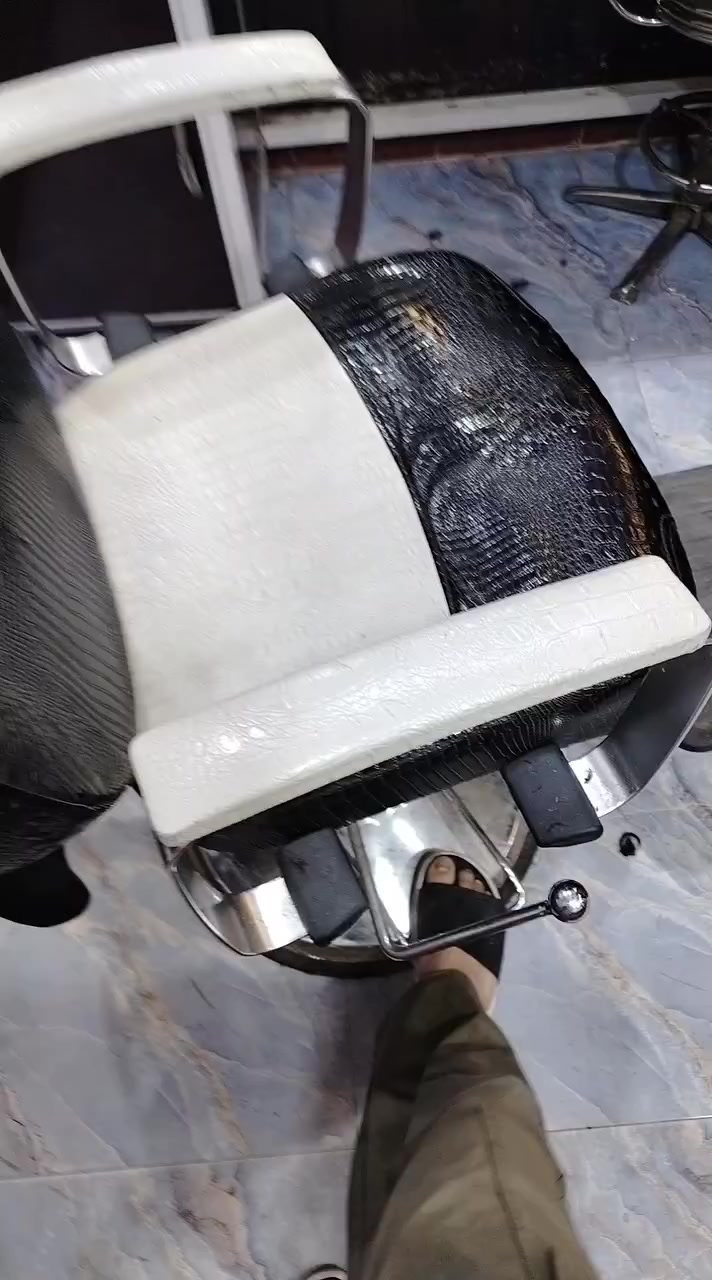 كرسي للبيع السبب عدم التفرغ
السعر ٢٠٠ وبي مجال مكاني ميسان الكحلاء 

***********
