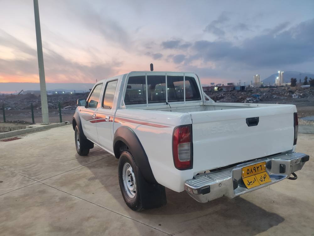 نيسان ٢٠٠٨ ياباني
ناوسور چوار گيچ و جام كاره بايي گيرو مه كينه و اكسلي وده بل ئه كسلي به شه رت توندو توله بي مه سره فه تايه ي تازه ن سه نه وي به سه رجووه ژينگه ي پيشووي دراوه يه ك په له سبوغي هه يه دياريم كردوه له رسمه كه 
شوين چوارقورنه 
 
***********
*********** رانية, السليمانية
