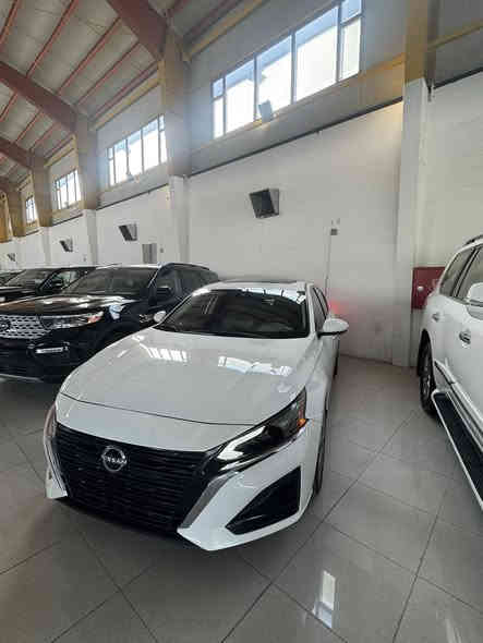 ألتيما موديل  ٢٠٢٤     SL   فول فول  مواسه فات  ***********
