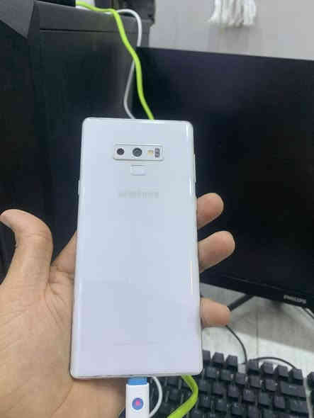 نوت 9 للبيع الجهاز بلادي 
بغداد البلديات 
***********
السعر ٢٢٥ ألف
