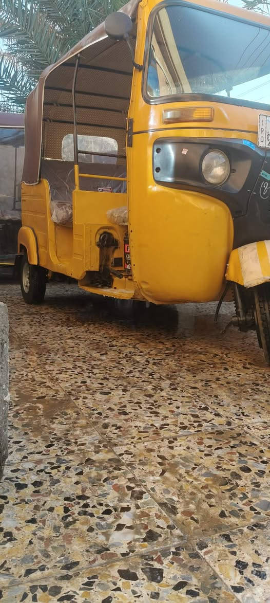 السلام عليكم تكتك للبيع موديل 18  السعر خاص ***********
