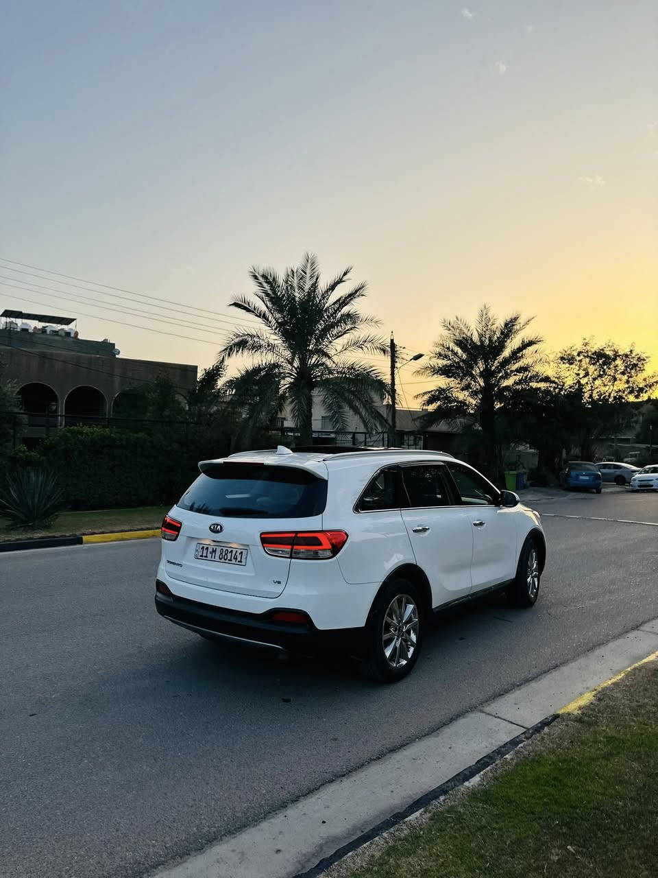 كيا سورنتو للبيع 2017  خليجي
رقم بغداد باسمي 6سلندر   كفاله عدا بارد اباب السكن بسيط 

بيه باب السايق دبل كود  او بنيد مطبك بل الشركه 

فول مواصفات بانوراما بصمتين ابواب  + بصمة تشغيل جنطه كهربائيه ذكيه رادرادات امامي وخلفي  وجوانب 

السعر 225 بيه مجال بسيط 

مكان السياره بغداد حي الجامعه 

رقم التلفون::***********
