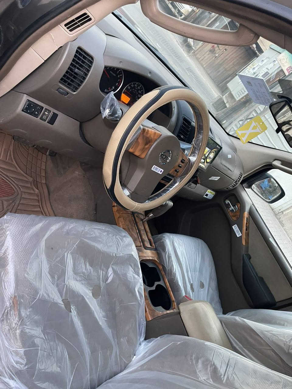 السلام عليكم نيسان بافندر 2007  فول مواصفات 7 راكب 3 قطع تبريد فتحه تحكمات داخل صاج شاشه كامره دواره حادثها جاملغ امامي بدون دواخل وبيها مكانات صبغ اثر جراد كير ومكينه لاصرف ولا بخار صدر تايرات تبريد كله جديد  السياره جاهزه من كلشي مكانها بغداد السعر 74 وبيها مجال ***********
