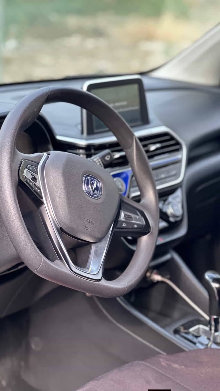 بسم الله الرحمن الرحيم

شانجان السفن موديل ٢٠٢٥

ماشيه ١٦ الف بعدها زيرو

ضربتها دعاميه مبدلة وصبغ اقل من ربع البنيد بيها بالهلال مال باب صبغ شبرين

السياره عد مرة وجديده بعدها حتى التايرات

رايدتها ب ٩٧$ بيها فرق بسيط

السياره حرة باسمي تحويل ثاني يوم

السياره اقتصاديه محركها ١٥٠٠


**إذا كنت صاحب هذا الإعلان وتريد حذفه لأي سبب، رجاءا أرسل رسالة إلى الدعم الفني**