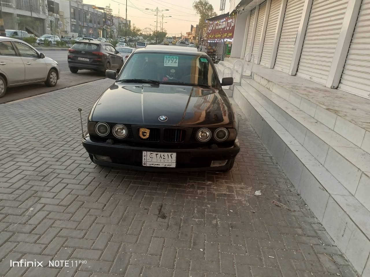 بي ام للبيع حجم 525 او معارض حسب القناعه سياره جهازه 
التفاصيل موديل 92
الون اسود 
بدون صبق 
محرك والكير شرط
تبريد شرط
اكسن خفيف 
كزوز رياضي على بصمه 
قفل مركزي سنترك لوك 
ليت زينول العالي 
شرط التحويل 
رقم نينوى الماني
***********
***********
