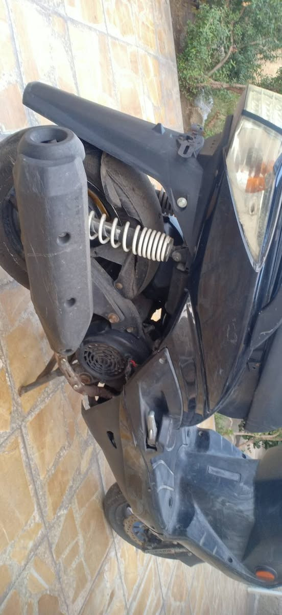 سلام عليكم
دراجه سكنس فحل ياباني ام طلاعات  
بكلايت والايت والاشاير  لد  مكينه ناعمه شلعه ومعدل .دشبول طافي وتاير امامي نص عمر سعر ٥٠٠ وبيه مجال بصيط للاستفسار ***********
