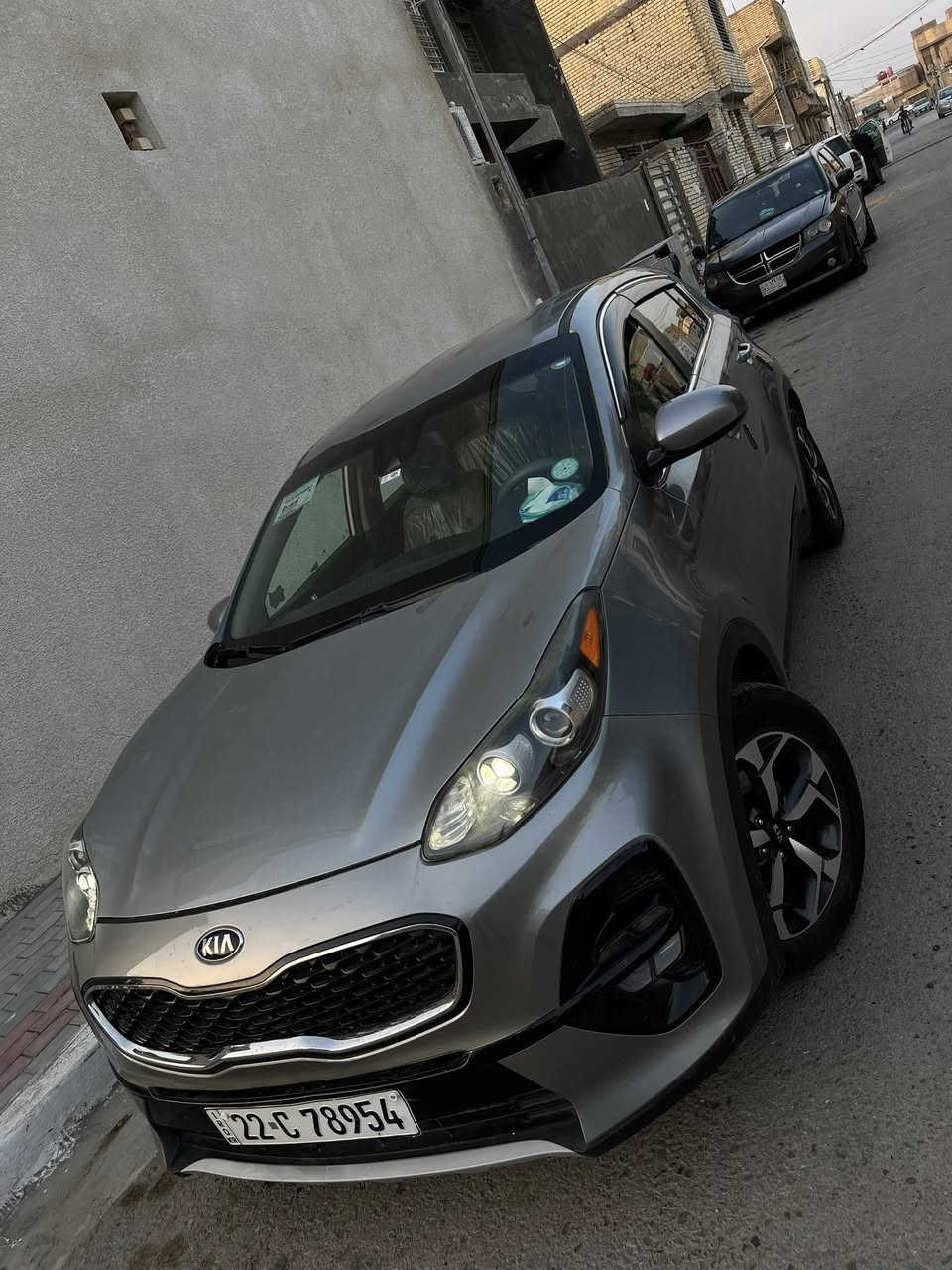 السلام عليكم كيا سبورتج
موديل 2020 قطعه وحده وحافه البنيد 
السياره ماشيه 51 ألف مايل حقيقي 
رقم اربيل الدولي راعيهه بكربلاء جاهز 
السياره مواصفاتهه تخبل تحكم ستيرن
ثلاث وضعيات قياده حساسات كامره اصليه
شاشه تدعم الكار بلي 5ويل كب تايرات جدد 
داخل نضيف حيل مكينه جديده بمعنى الكلمه
لا مفتوحه ولا ملعوب بيهه 2400GDI كير جديد 
السياره جاهزه لأخر حبايه لد امامي خلفي
السعر 159 وبيهه مجال للأستفسار 
***********
***********
