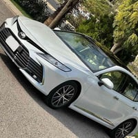 تويوتا كامري موديل ( 2023 )  ماشي43الف  بانوراما محرك 3500 v6  فول فول...