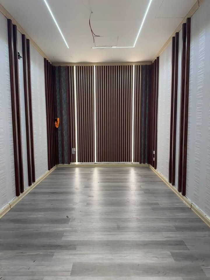 عمل كافة الديكورات الداخليه و الخارجيه والجداريه 
سقوف ثانويه 60×60
جبس مبورد 
ديكور ملكي 
واجهات
بديل الرخام بديل الخشب 
بديل الشبورد 
سحبات بورگ /فوم تركي 
***********
