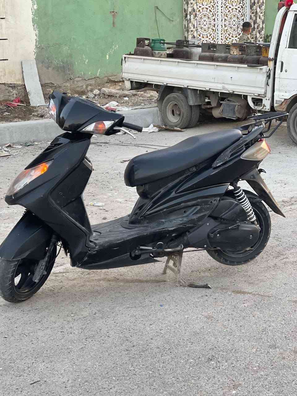 سلام عليكم 
سكنس فحل نوزل نظيفه مكينتهه مامفتوحه تشغيل نكره سلف بكل وقت سعر 550 وبيه مجال للطيبين للئستفسار مراسله على هاذ رقم *********** .
