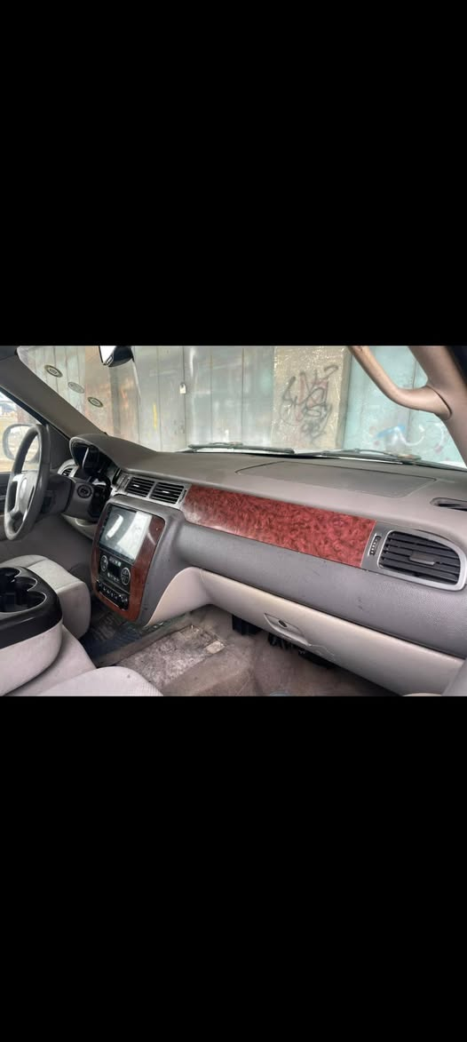 تاهو طويل  ٢٠٠٧ العنوان البصره أدوات حداديه فول تبريد ثلج أستفسار ***********
