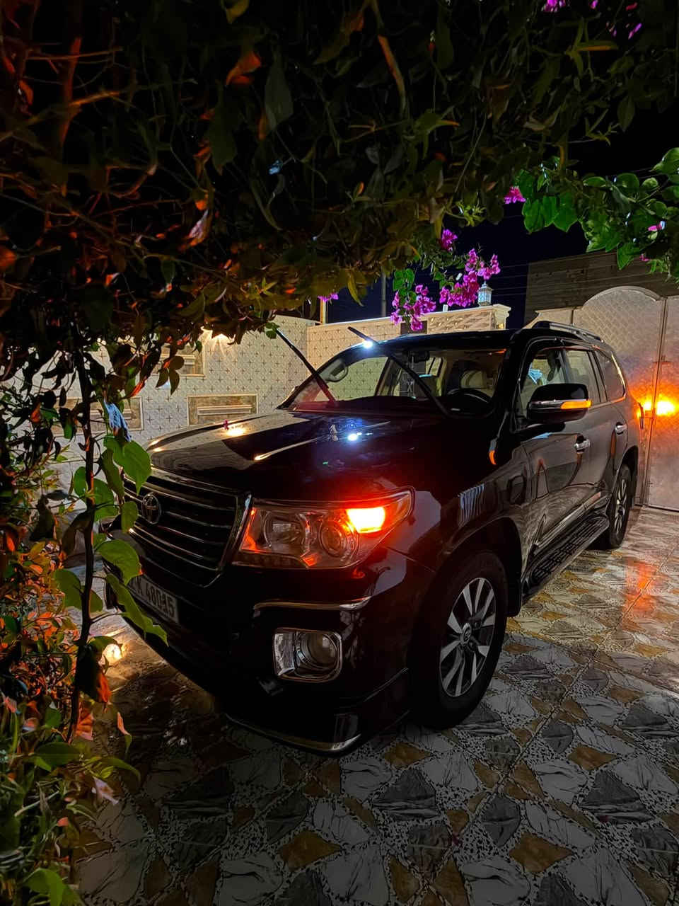 السلام عليكم
لاندكروز 2012 V8 4600
شعندك مراوس نزل 
*********** بي واتساب
